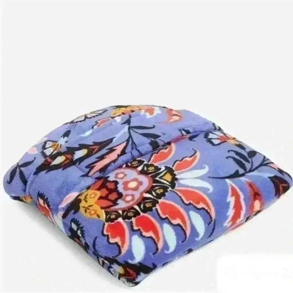 Vera Bradley Fleece Travel Blanket Pillow in Mural Garden NWT